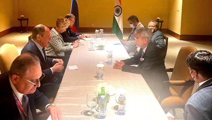 On the sidelines of the G20 Foreign Ministers' meeting, Russia’s Foreign Minister Sergey Lavrov held talks with Minister of External Affairs  @DrSJaishankar