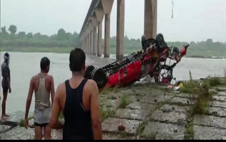 13 dead as bus falls into Narmada River in Madhya Pradesh