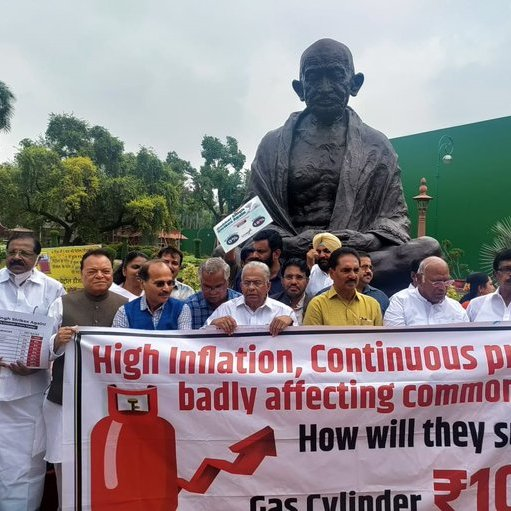 Delhi: Opposition leaders including Congress MPs protest against the Central government over the issues of inflation and price rise in Parliament.