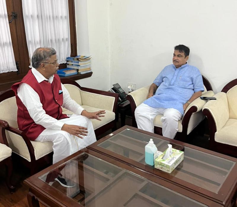 Governor of Manipur and West Bengal Shri La. Ganesan ji called on Union Minister Shri Nitin Gadkari ji in the Parliament House Hall and discussed the ongoing development works in the state.