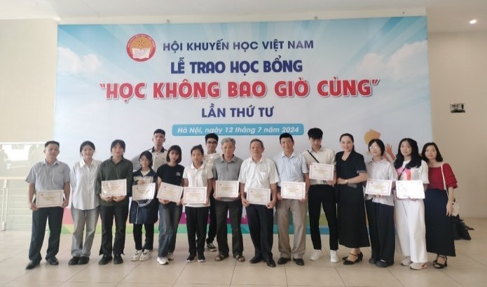 http://uhd.edu.vn/Uploads/TinyMCE/KhoaCNTT/28-08-24/1.jpg