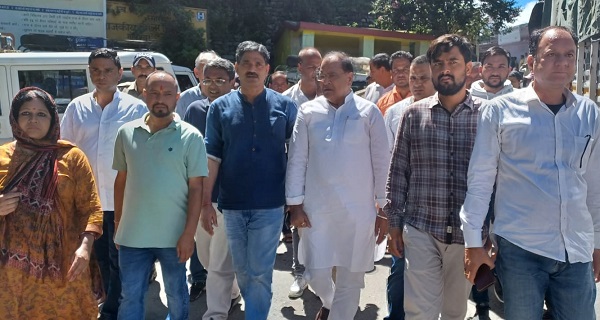 16 लोगों की मौत के जिम्मेदारों पर दर्ज हो आपराधिक मामला–