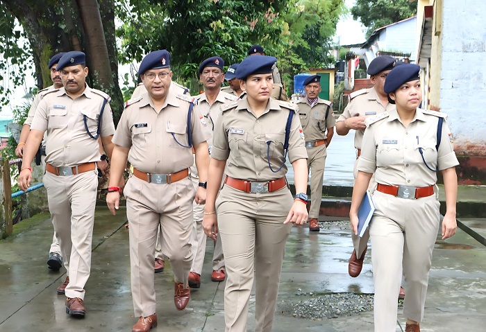 पदभार ग्रहण करते ही एक्शन मोड़ में एसपी रेखा यादव, पुलिस लाइन का किया औचक निरीक्षण–