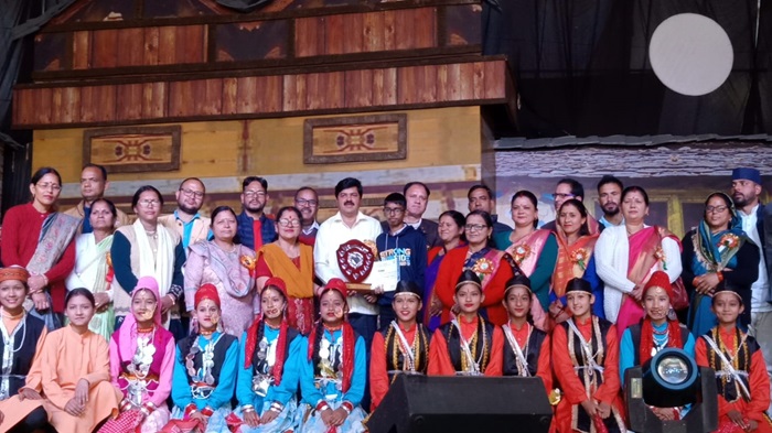 चमोली: गौचर मेले में सांस्कृतिक कार्यक्रमों की धूम, समापन पर हुए रंगारंग कार्यक्रम–