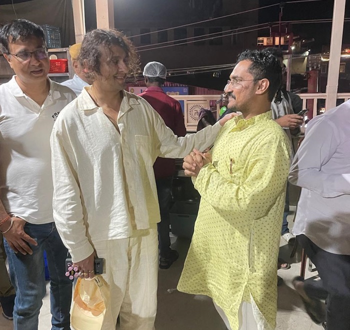 आध्यात्म लगाव: योग नगरी ऋषिकेश पहुंचे बॉलीवुड के गायक सोनू निगम, प्रशंसकों के साथ खींची फोटो–