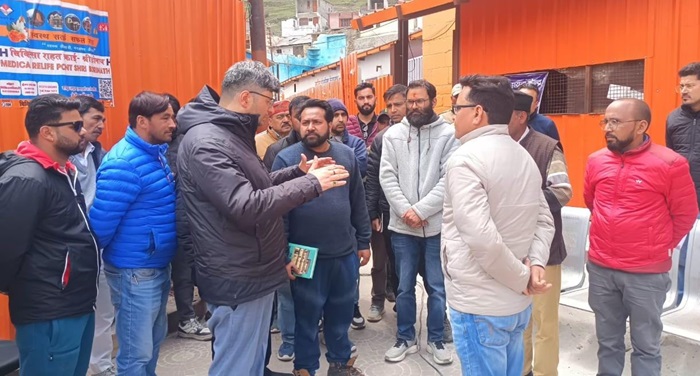 चमोली: जिलाधिकारी ने बदरीनाथ धाम में मास्टर प्लान के कार्यों का किया स्थलीय निरीक्षण, यात्रा तैयारियां भी परखीं–