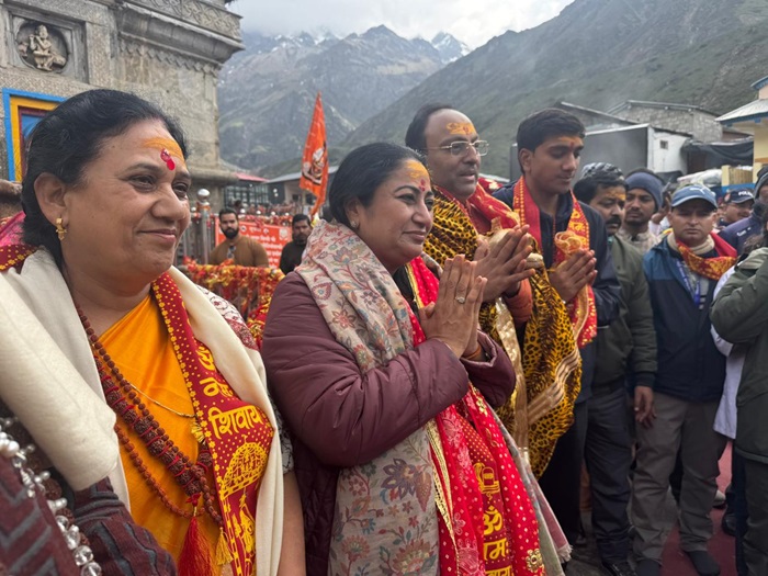 जय केदार: भगवान केदारनाथ के दर्शन को पहुंची दिल्ली की मुख्यमंत्री रेखा गुप्ता–