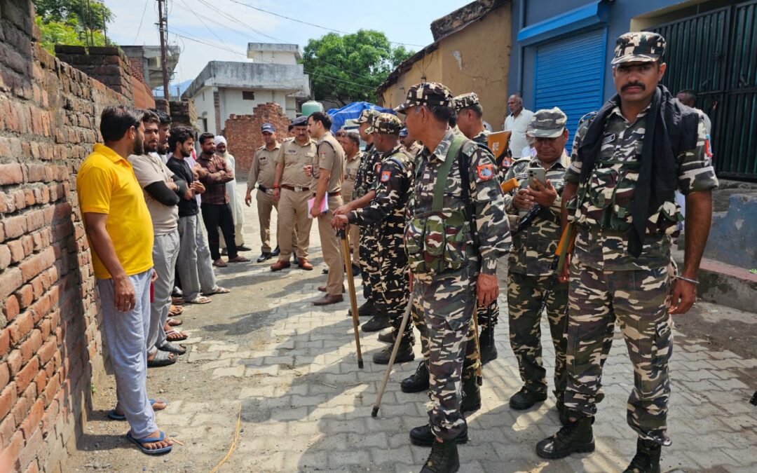 देहरादून। अलर्ट के बीच पकड़े गए 115 संदिग्धों से पूछताछ जारी।