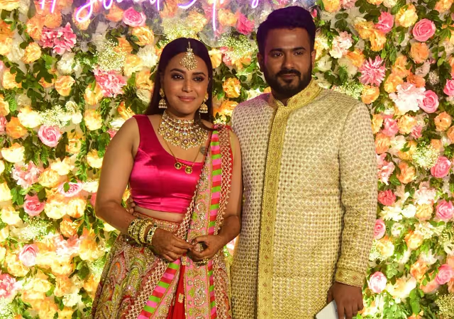 Swara -Fahad के रिसेप्शन में सजी राजनेताओं की महफिल, सफेद कुर्ते में पहुंचे राहुल गांधी और फिर…