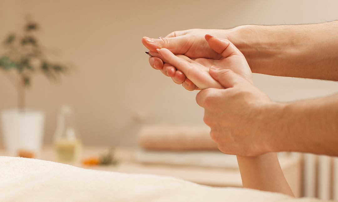 La réflexologie et ses bienfaits : comment ça marche ? - Blog Urban Massage