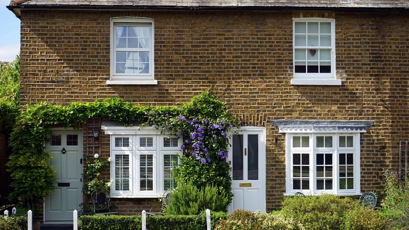 Brexit delay spurs the housing market