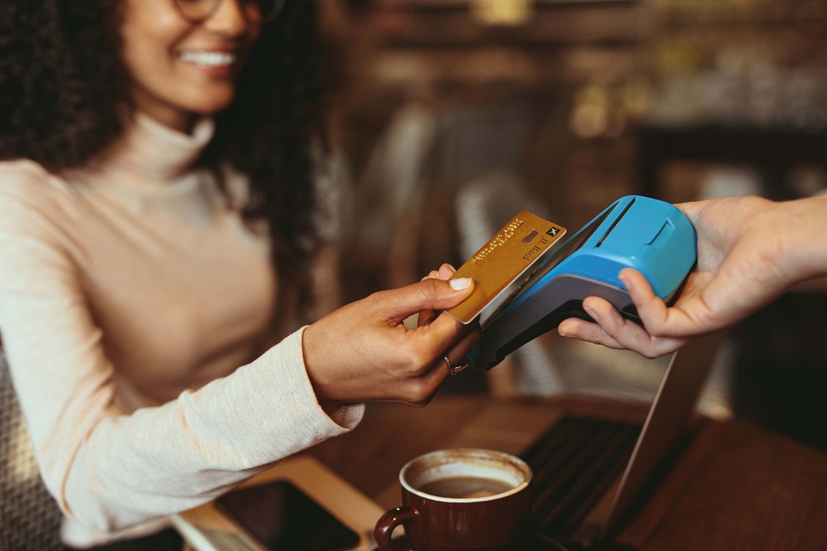 A cashless society: what are the pros and cons?