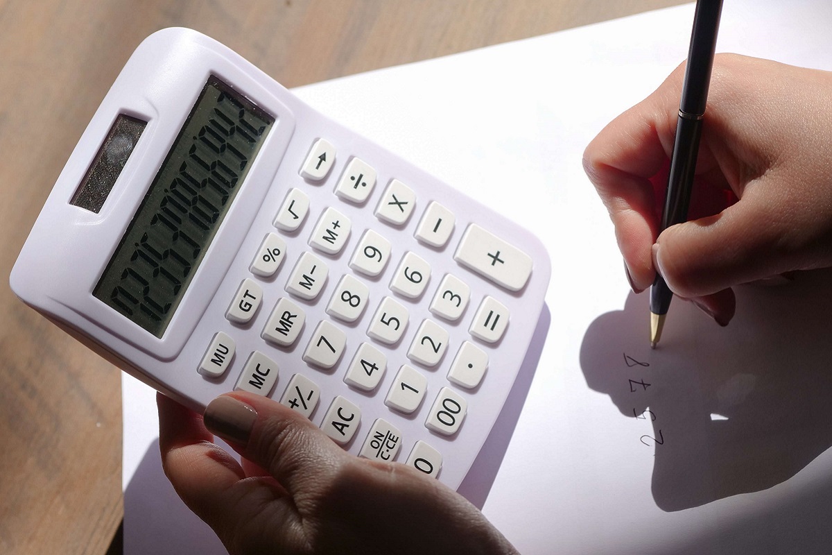 Is 33k a good salary in the UK?