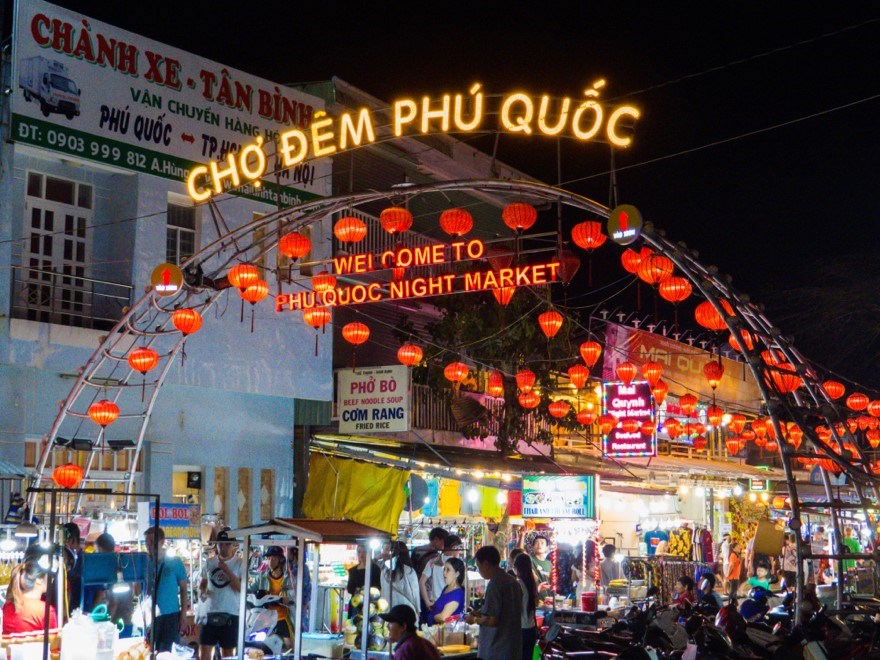 1 hoat dong kinh te dem phu quoc Đặc sản của đà nẵng là gì