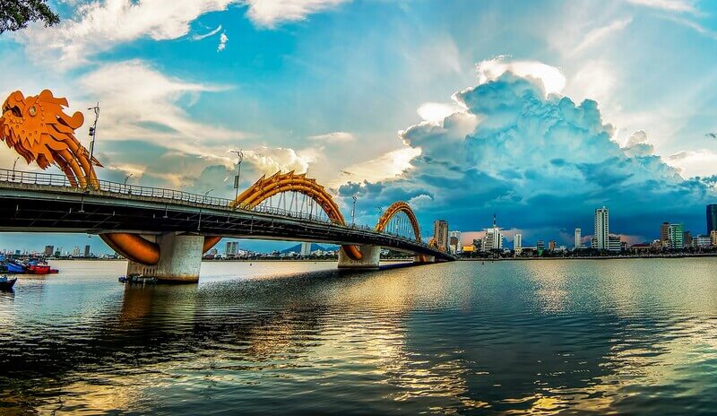 cau rong da nang buoi sang Nên đi đà nẵng mùa nào