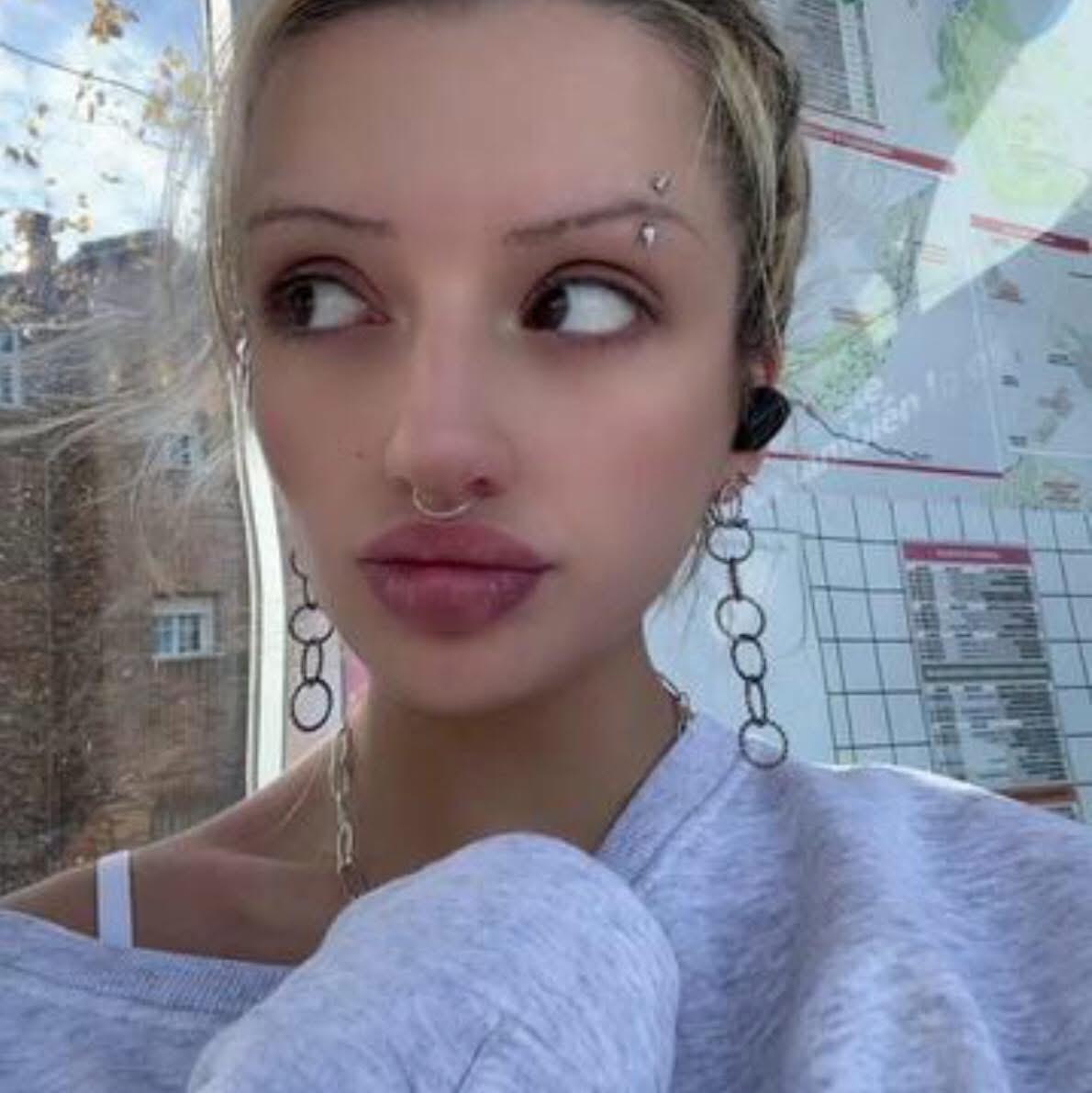  Pretty  Babe 