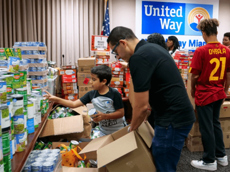 people choosing market during united way event