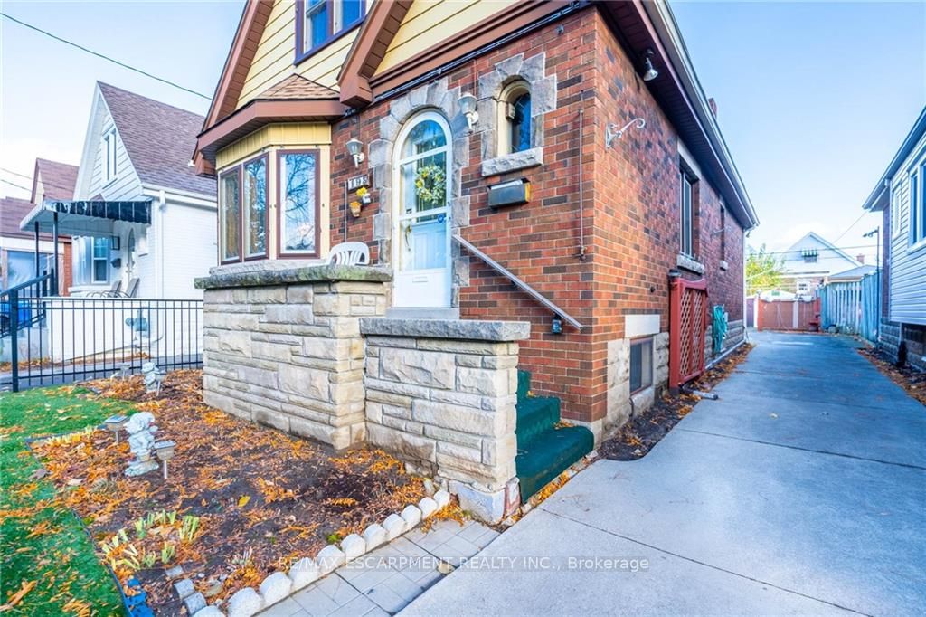 195 Wexford Ave S Hamilton 624,900 • IVANRE
