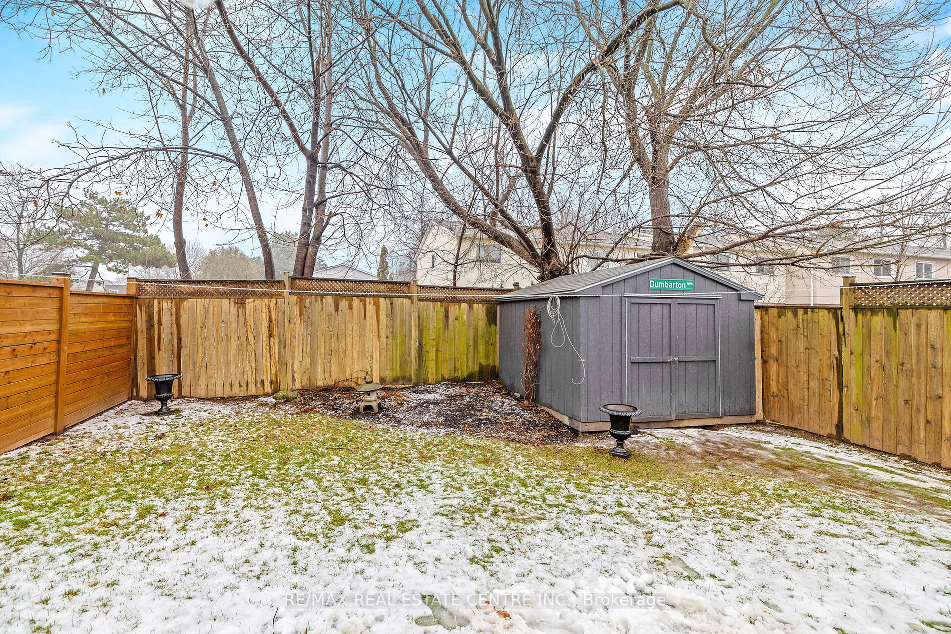 5052 Brady Ave Burlington 1,139,000 • IVANRE