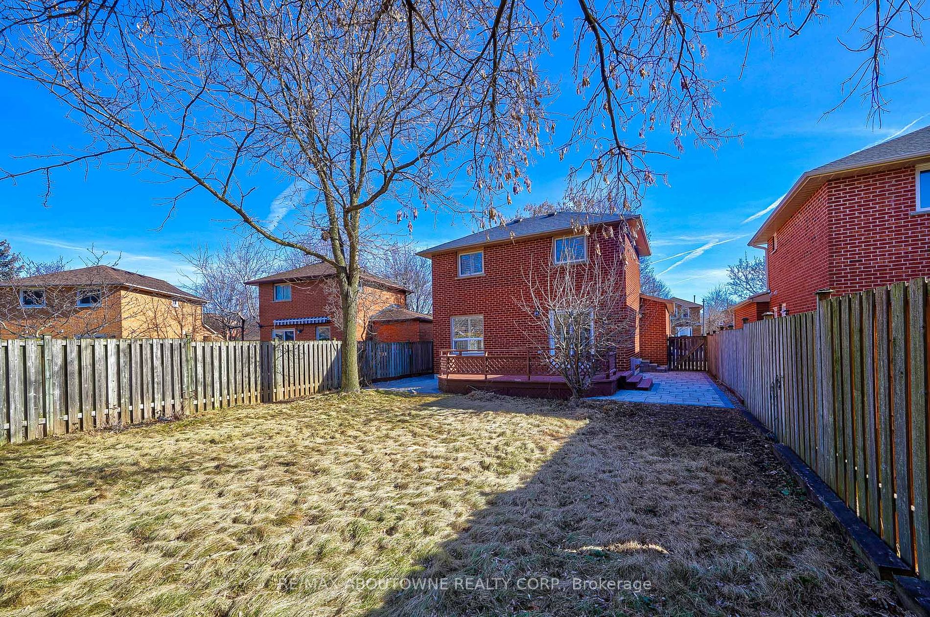 1394 Cobbler Lane Oakville 1,249,000 • IVANRE