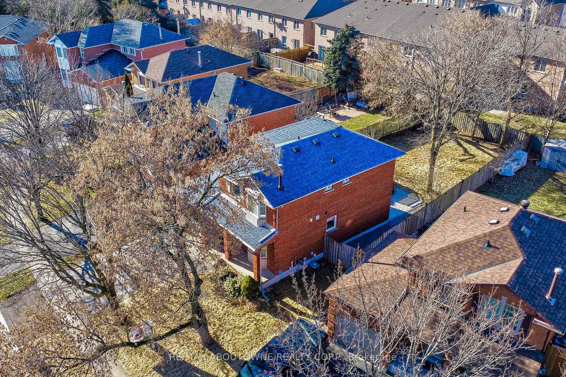 1394 Cobbler Lane Oakville 1,249,000 • IVANRE