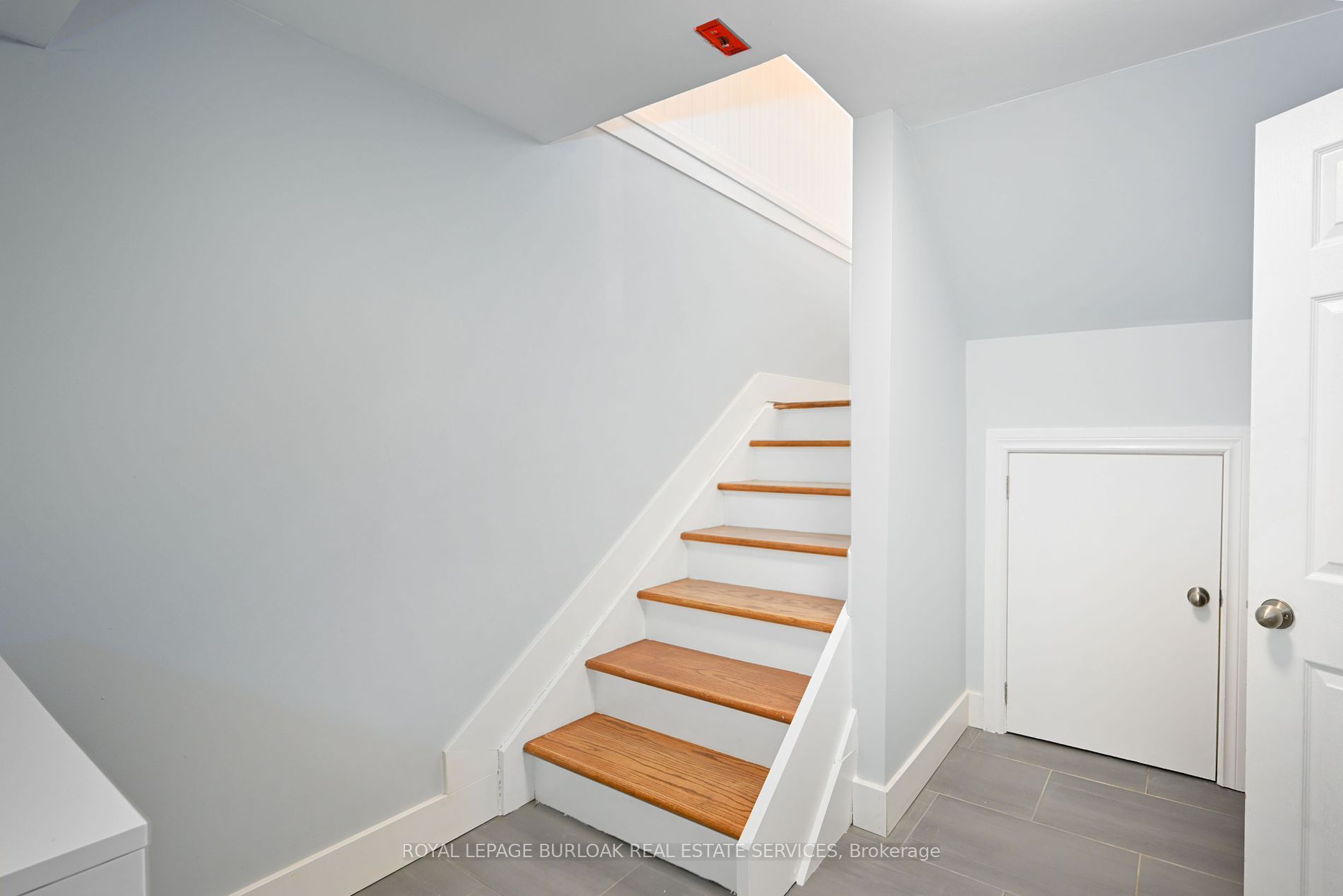 5386 Stratton Rd Burlington 1,049,000 • IVANRE