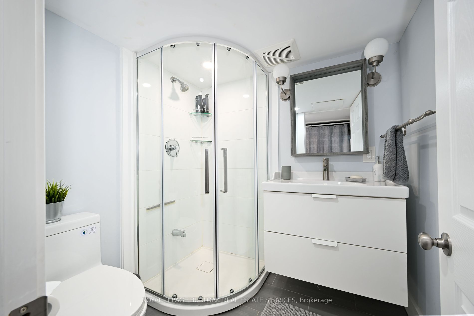 5386 Stratton Rd Burlington 1,049,000 • IVANRE