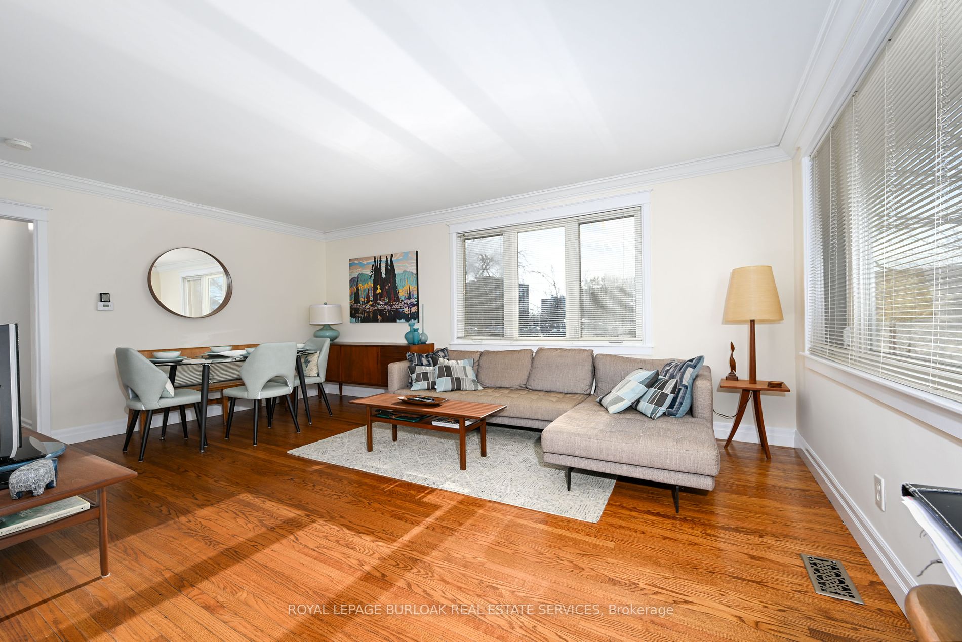 5386 Stratton Rd Burlington 1,049,000 • IVANRE