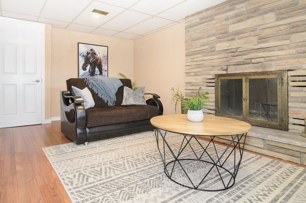 3096 Driftwood Dr Burlington 950,000 • IVANRE