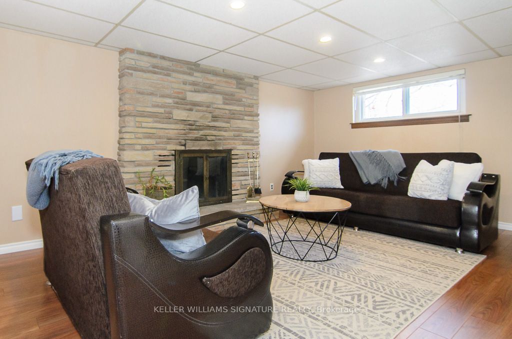 3096 Driftwood Dr Burlington 950,000 • IVANRE