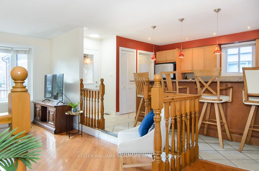 3096 Driftwood Dr Burlington 950,000 • IVANRE