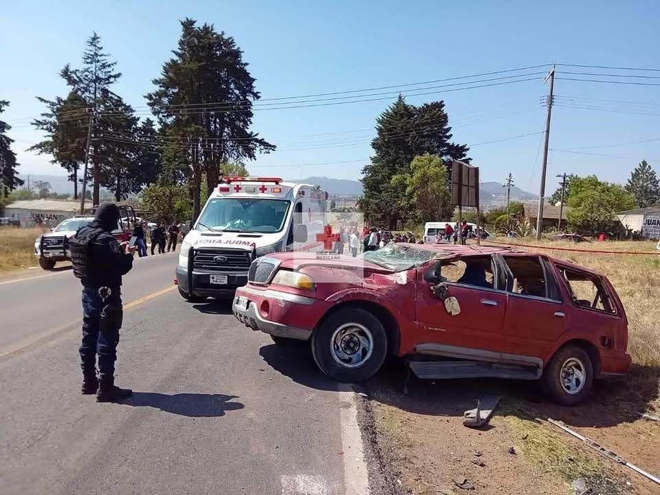 Muere menor de edad en volcadura sobre la Apizaco-Tejocotal