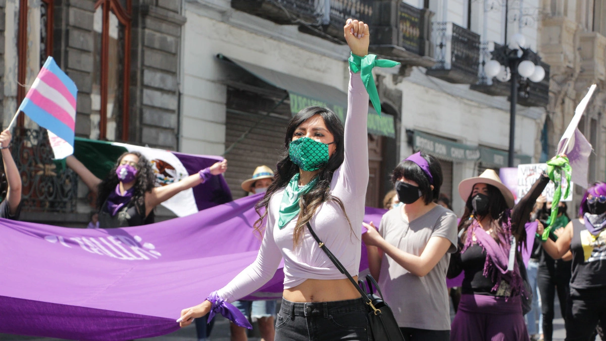 Armenta ofrece disculpas y refuerza compromiso con las mujeres poblanas