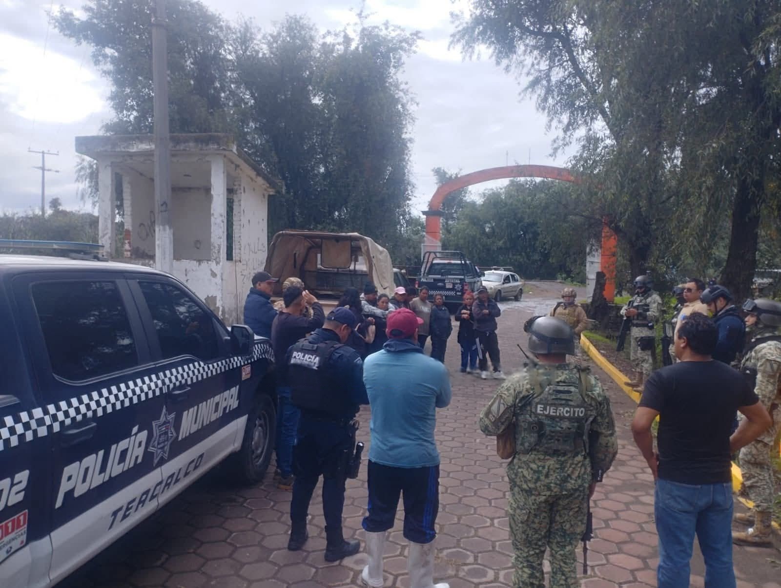 Fuga de gas L.P. en Santa Elena Teacalco por toma clandestina obliga evacuación de familias