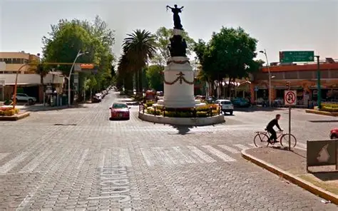 Alcalde de Puebla exige reparación de daños en Avenida Juárez.