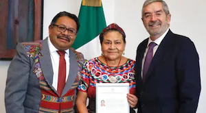 Rigoberta Menchú recibe la nacionalidad mexicana