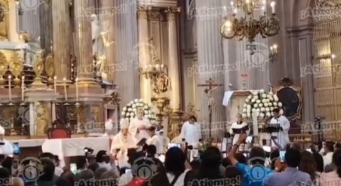 Ordenan a 10 nuevos diáconos transitorios en la Catedral de Puebla