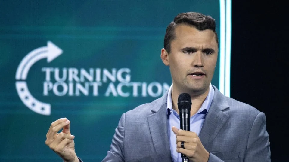 Muere Charlie Kirk en tiroteo en universidad de Utah