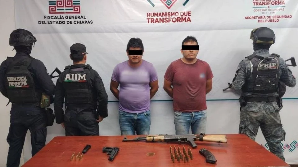 Detienen a tres personas tras bloqueos y quema de vehículos en Chiapas