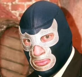Blue Demon Jr. permanece en terapia intensiva tras accidente automovilístico