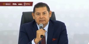 this is an alt image