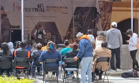 this is an alt image