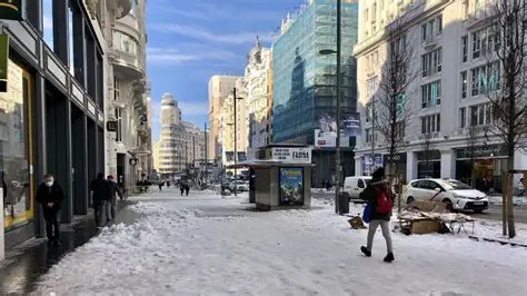 Alertan a 14 estados por primeras nevadas en Estados Unidos