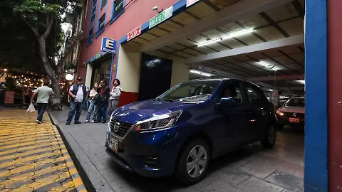Proponen que primeras dos horas de estacionamientos sean gratis en centros comerciales