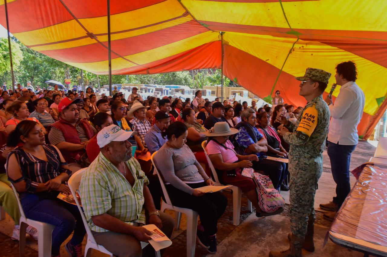 Gobierno federal entrega apoyos en Xicotepec por tormenta Jerry
