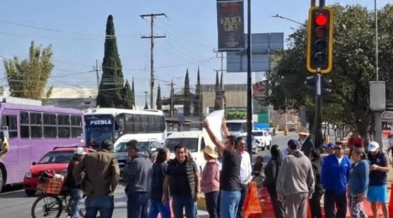 Suspenden obras en calzada Zaragoza tras reunión vecinal