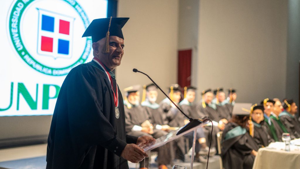 Ashraf Habibullah es investido Doctor Honoris Causa por la UNPHU