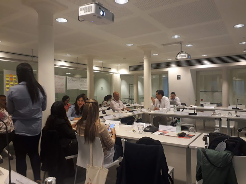 Director de la escuela de hoteleria participa en programa de formación