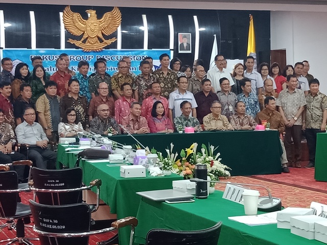 Focus Group Discussion Evaluasi Kinerja Triwulan II Focus Group Discussion Evaluasi Kinerja Triwulan II