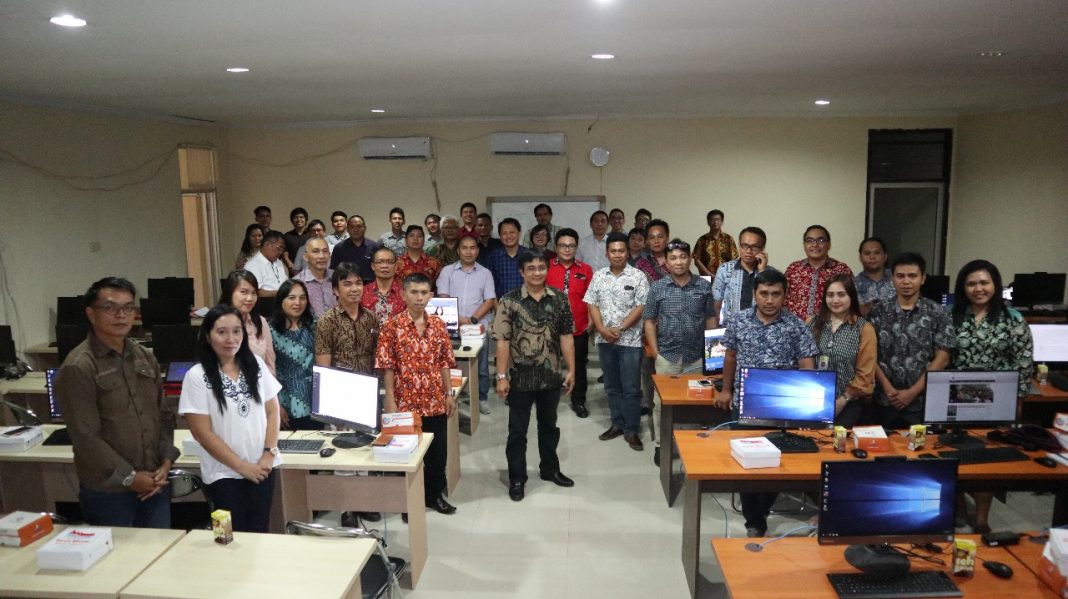 Pelatihan Jurnalistik dan Website Unit Kerja Se Universitas Sam Ratulangi Pelatihan Jurnalistik dan Website Unit Kerja Se Universitas Sam Ratulangi